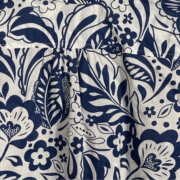 Talbots Med. Petite 100% gauzy cotton, floral, spring, loose, flowy - Picture 8 of 8